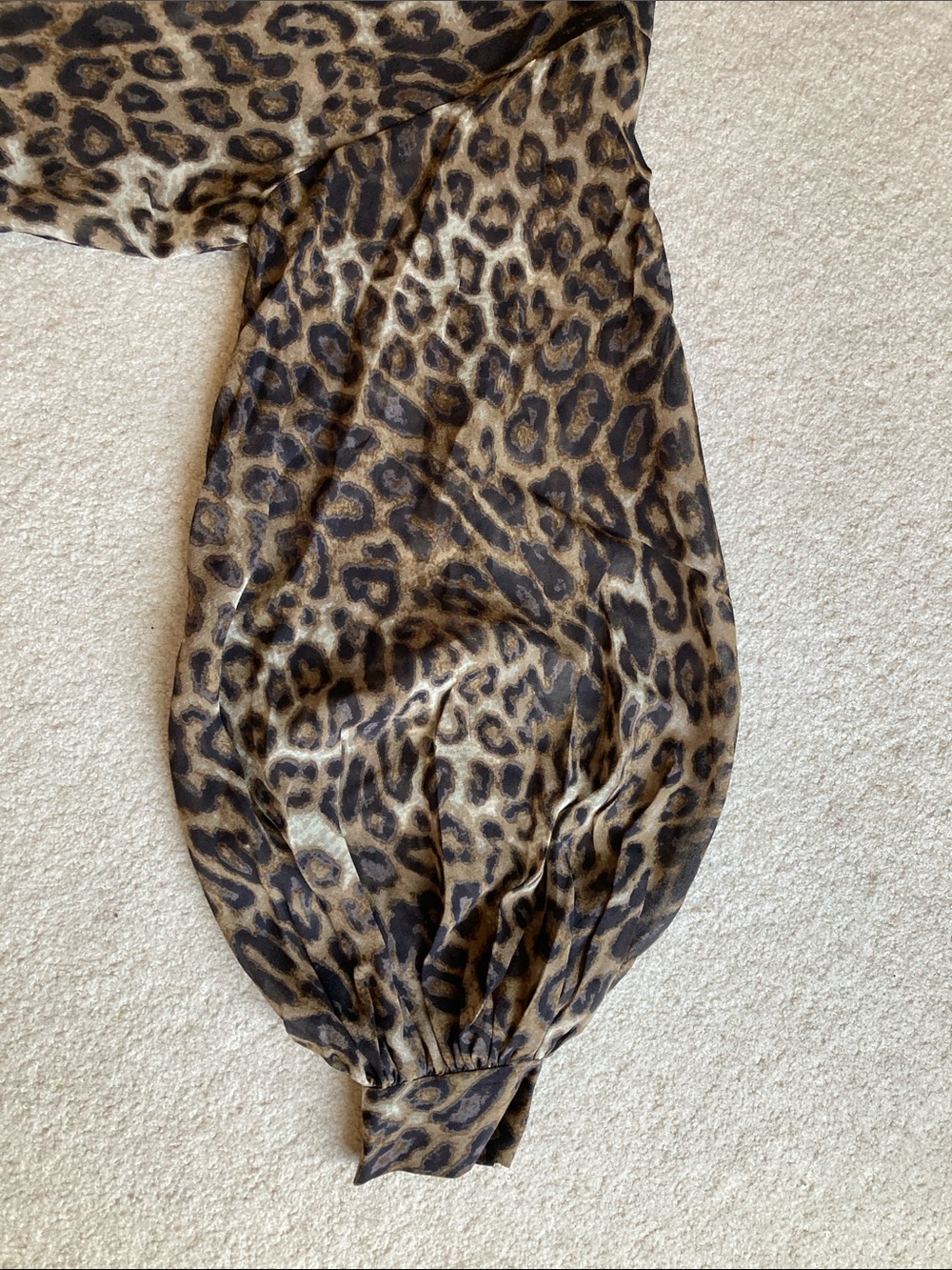 Nili Lotan evelyn blouse in leopard print - Picture 6 of 15